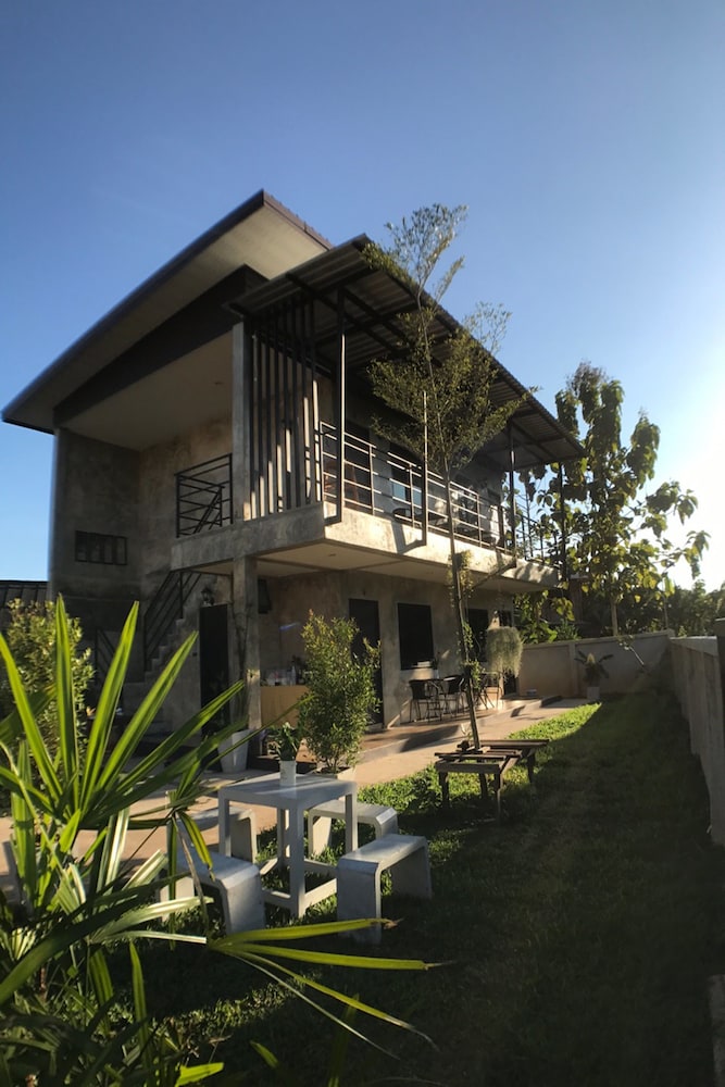 Ban Roojai 2/49