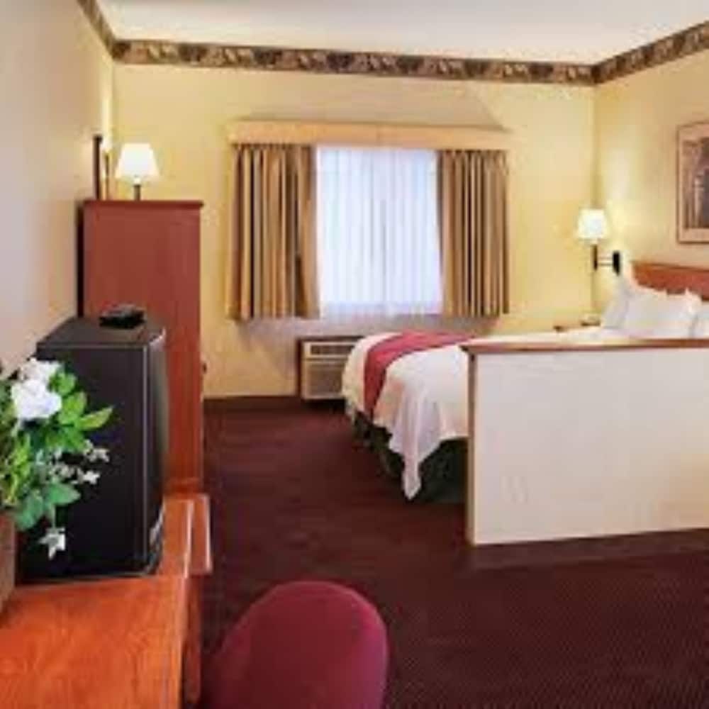 Ashley Inn of Tillamook 9/26