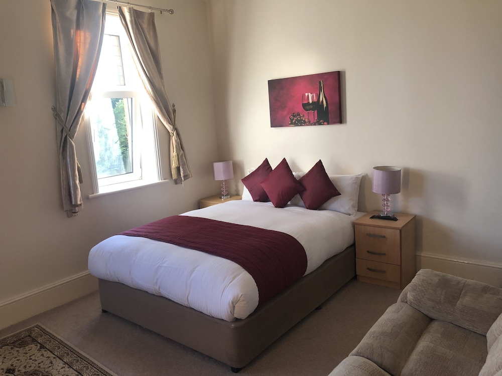 Gatwick Inn 13/53