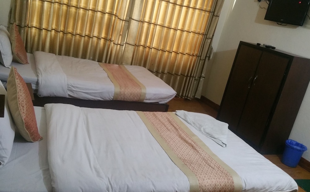 Hotel Holy Temple Tree 25/50