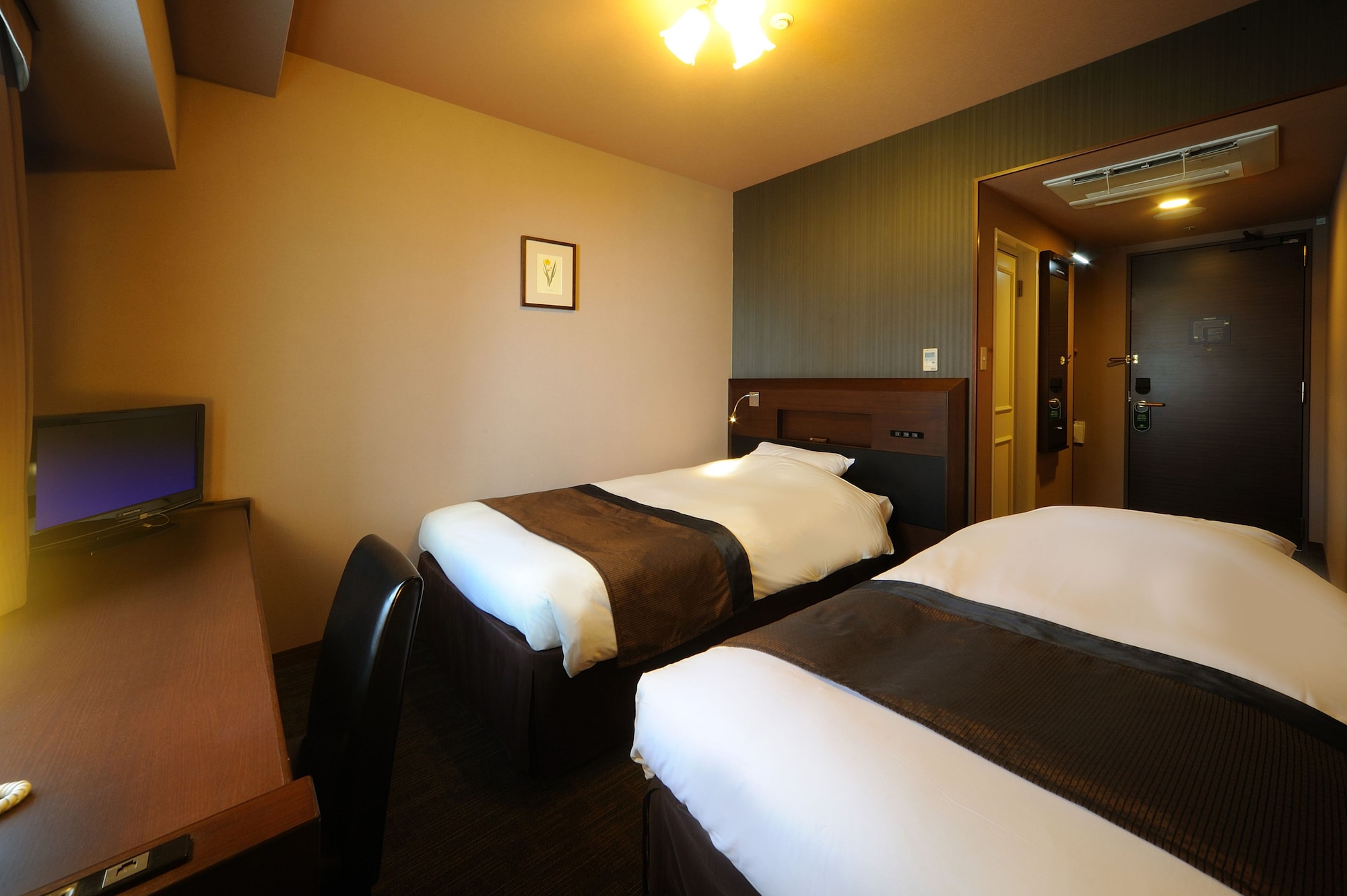 ECONOMY, SINGLE BED, WITH EXTRA BED