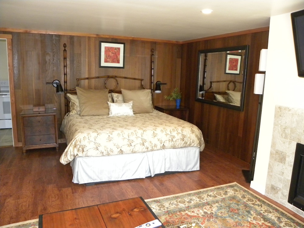 Inn at Buckhorn Cove 7/59