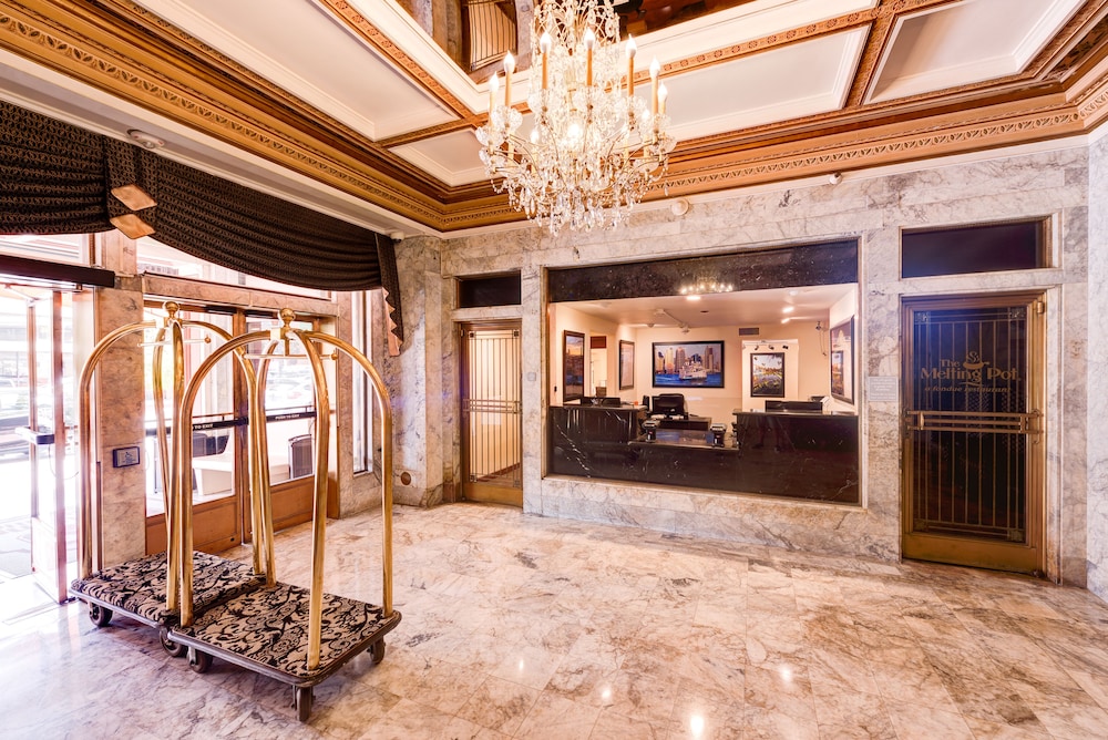 Gaslamp Plaza Suites 8/68