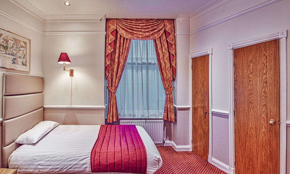 Hyde Park Radnor Hotel 14/40