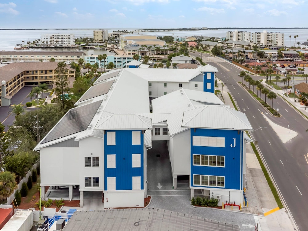 The J Hotel Dunedin Clearwater, an Ascend Collection Hotel 9/50