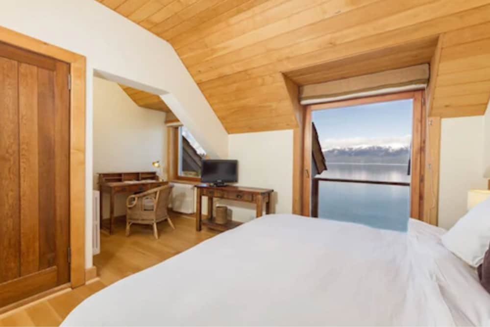 Correntoso Lake And River Hotel 13/78
