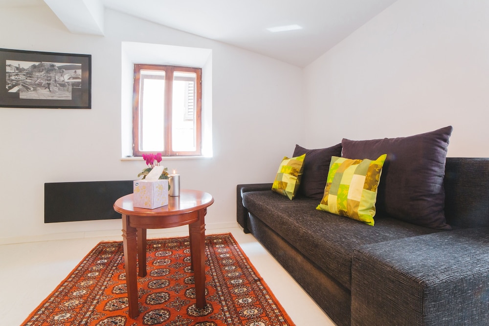 House Karkovich 28/42