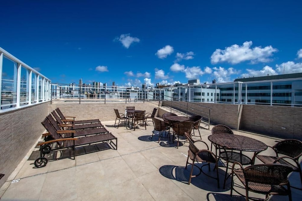 Tambau Beach Hotel 19/23
