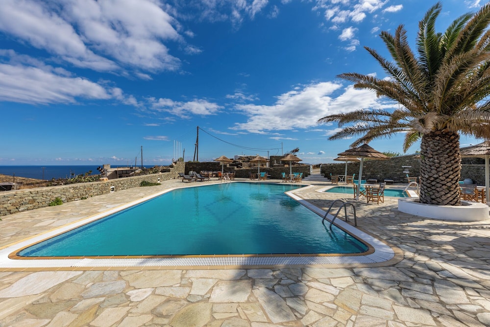 Lighthouse Hotel 44/47