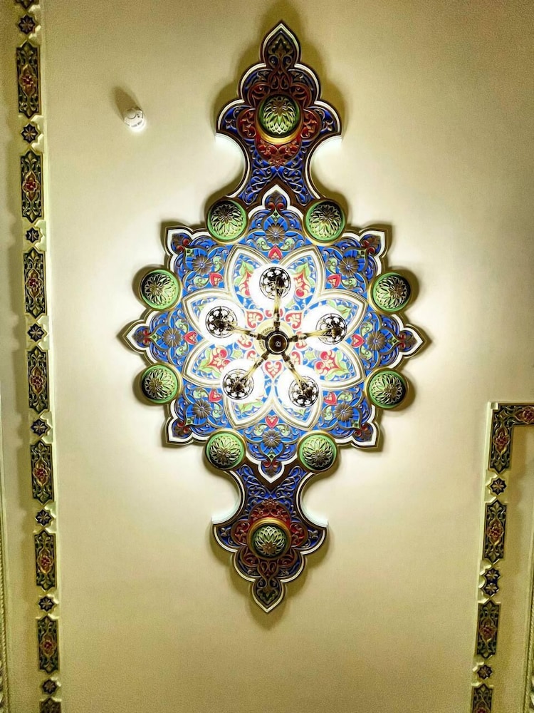 Bobosh Hotel 9/50