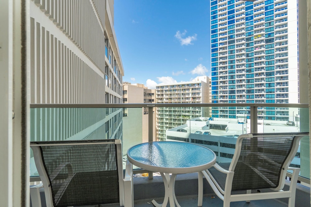 Ala Moana Honolulu by Mantra 36/37