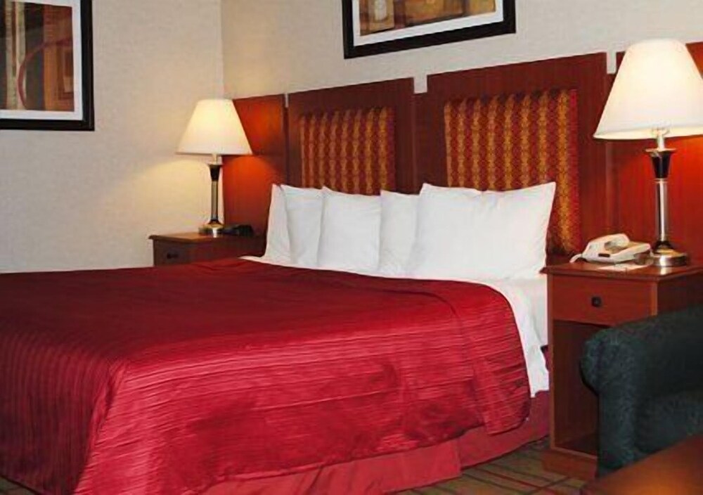 Quality Inn & Conference Center Brattleboro North 41/64
