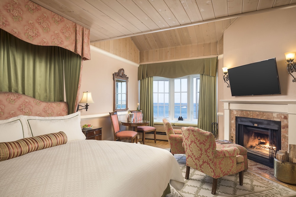 Spindrift Inn 36/39