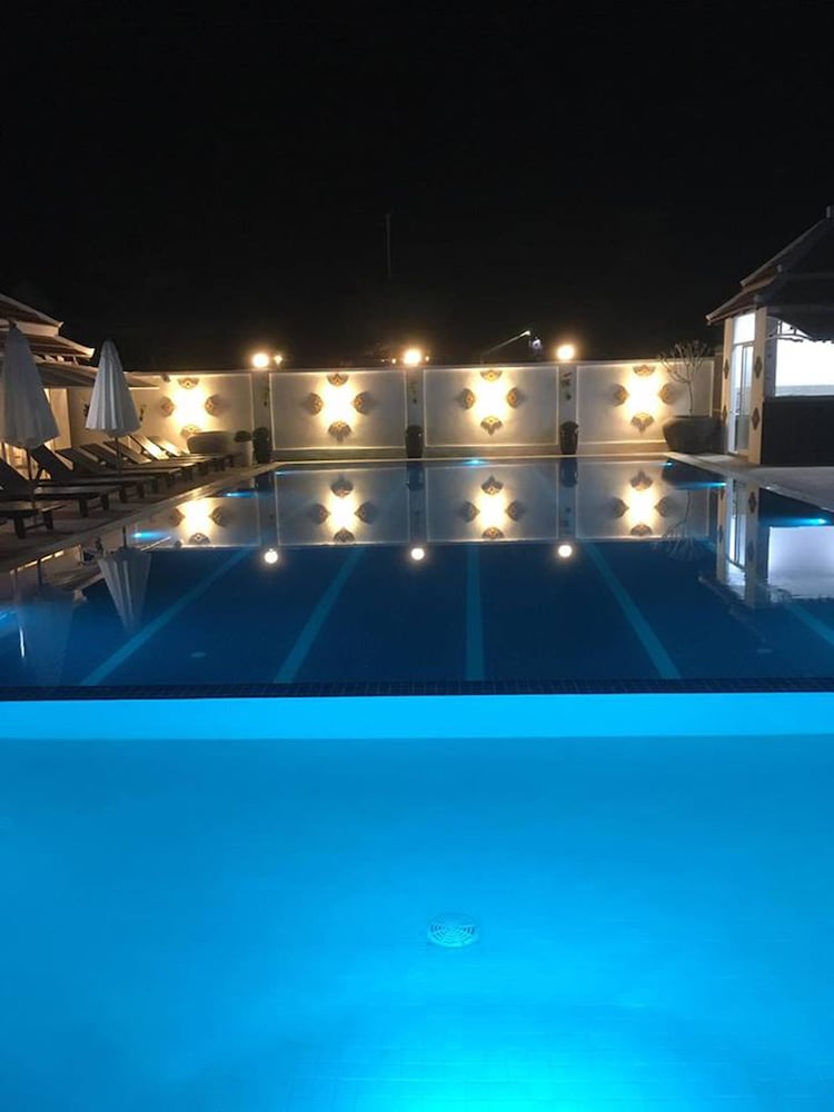 Good Time Resort 12/52