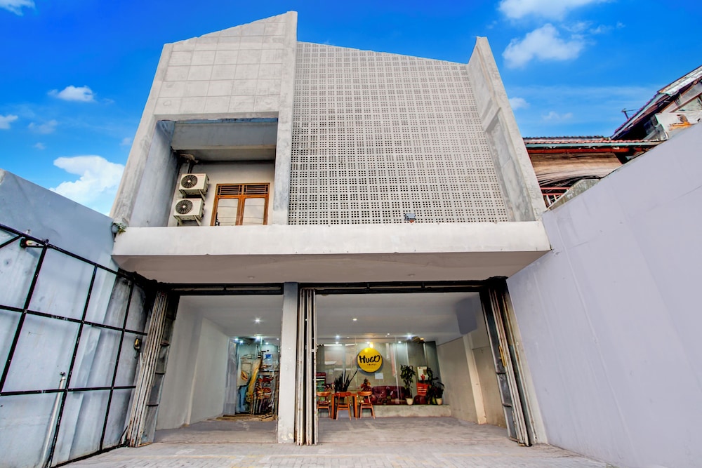 Hotel O Tegal near near Pacific Mall Tegal formerly Hugo Suites Family in TEGAL