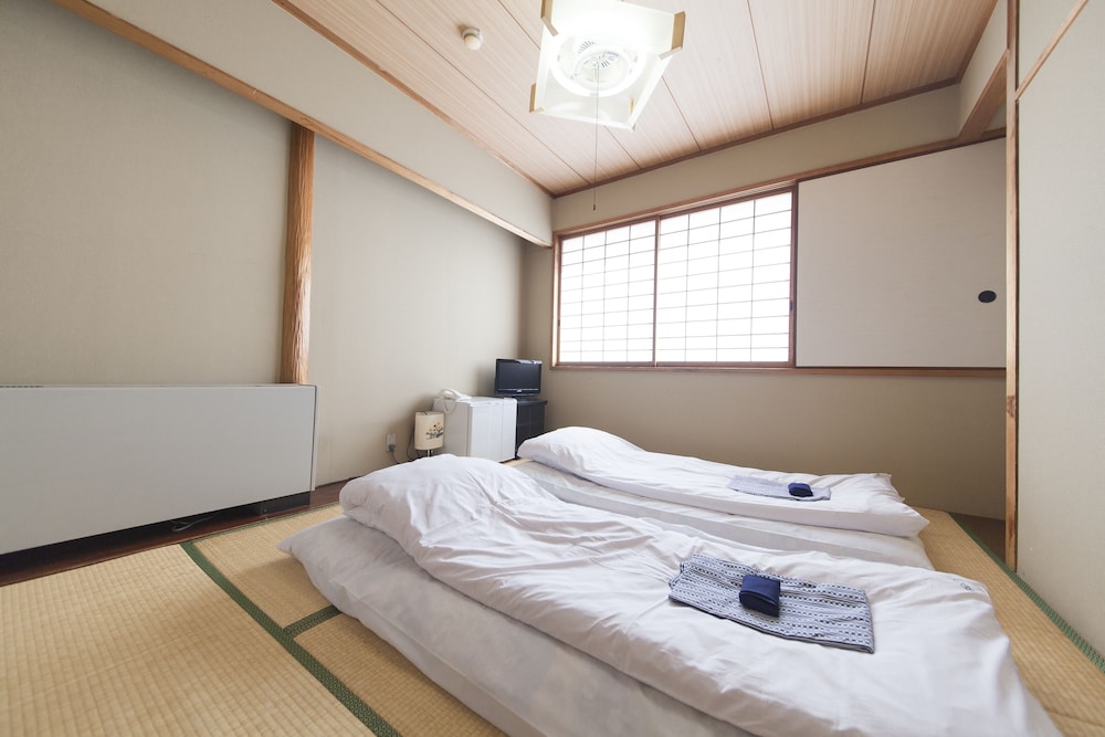 Beppu Station Hotel West Building Hotel Star (ex Business Hotel Star) 28/33