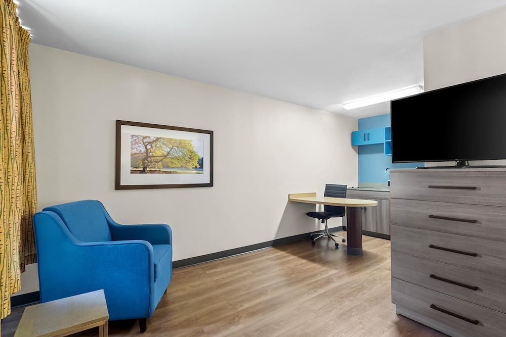 Sonesta Simply Suites Stafford 44/54
