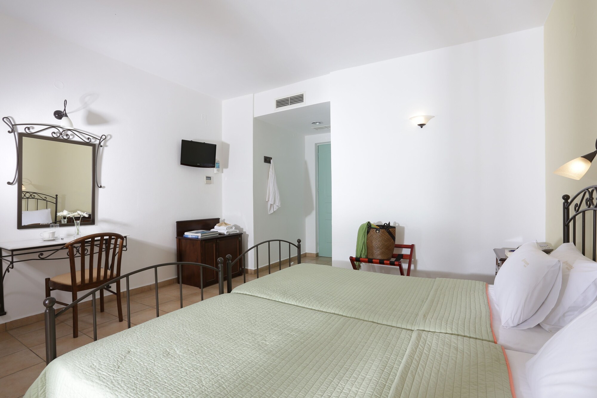 ROOM, TRIPLE, SEA VIEW