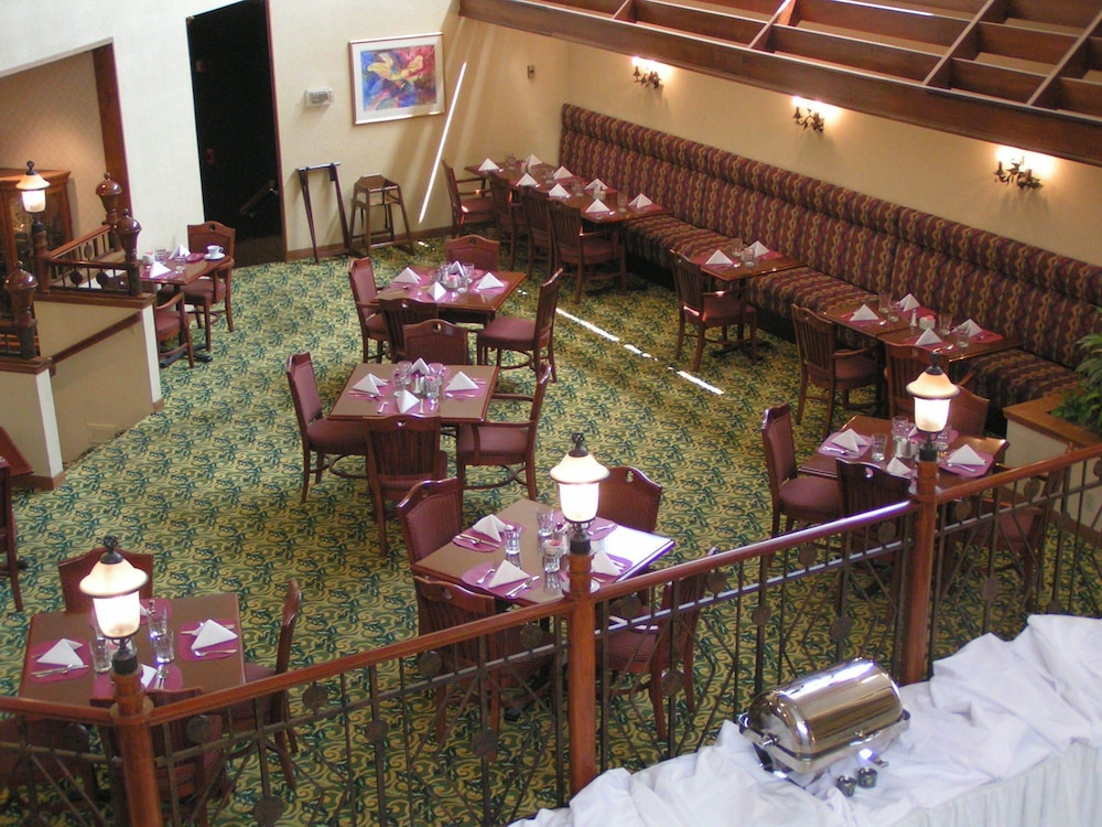 Crowne Plaza Hickory 36/61