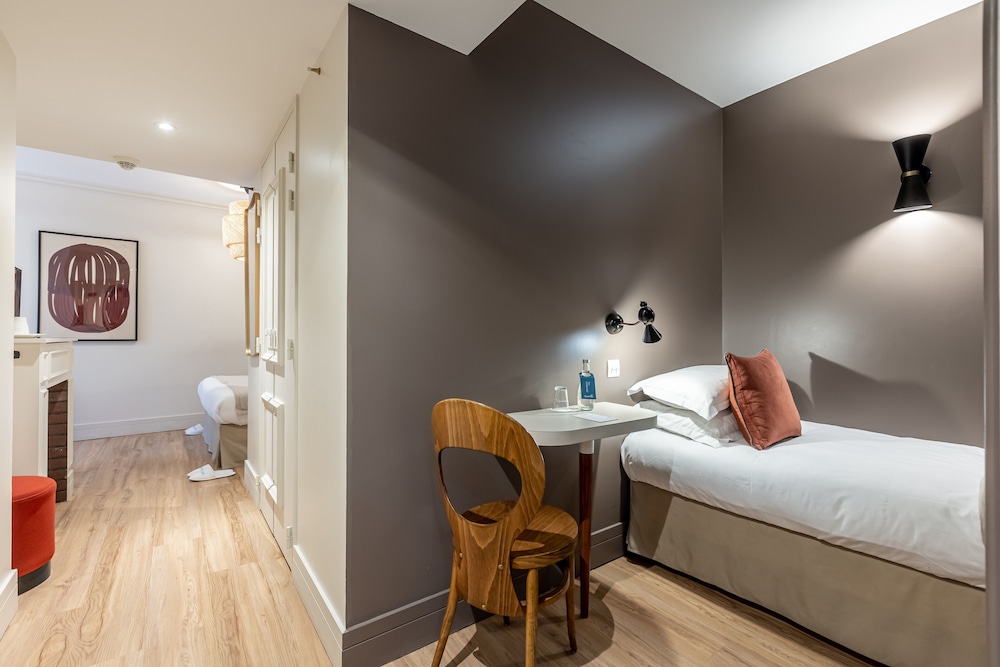 Hotel Celeste Batignolles Montmartre 10/26