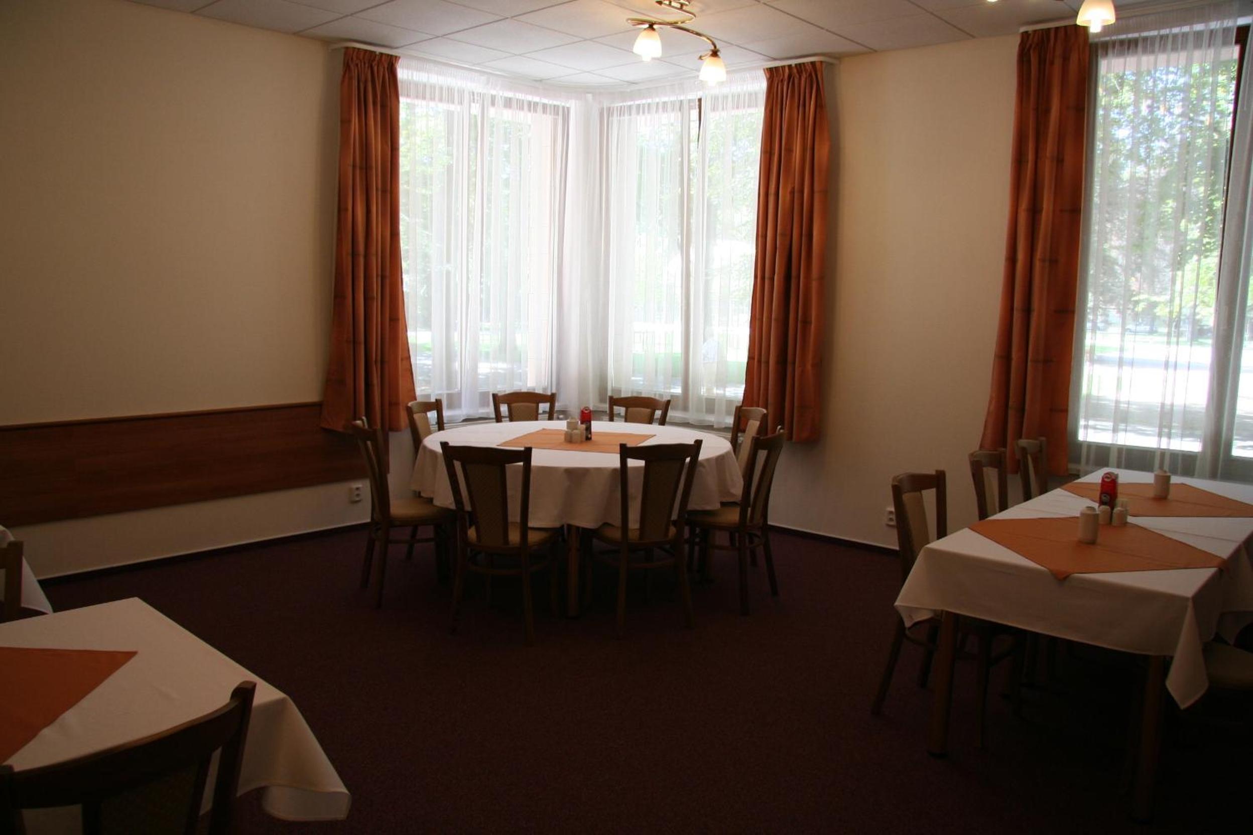 Lazensky Hotel Park 30/48
