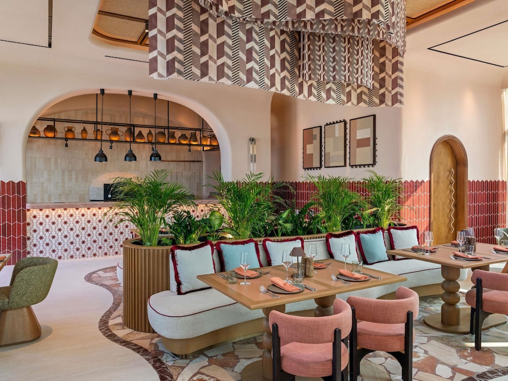 SO/RAS AL KHAIMAH ADULTS ONLY 13 39/55