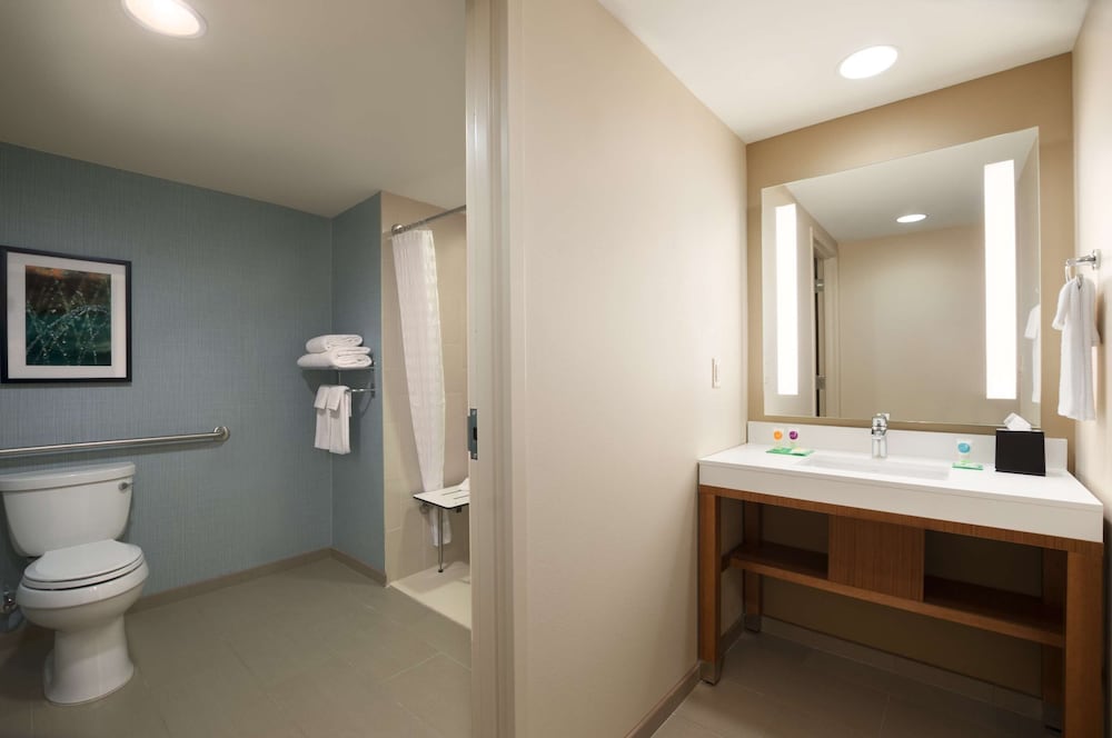 Hyatt Place Houston / The Woodlands 64/64
