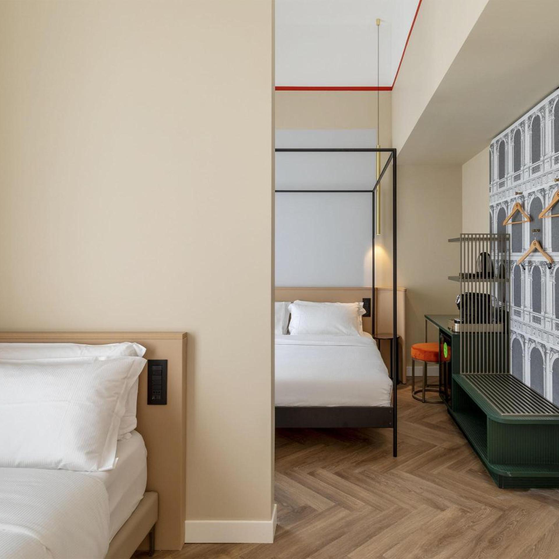 Room, Triple
