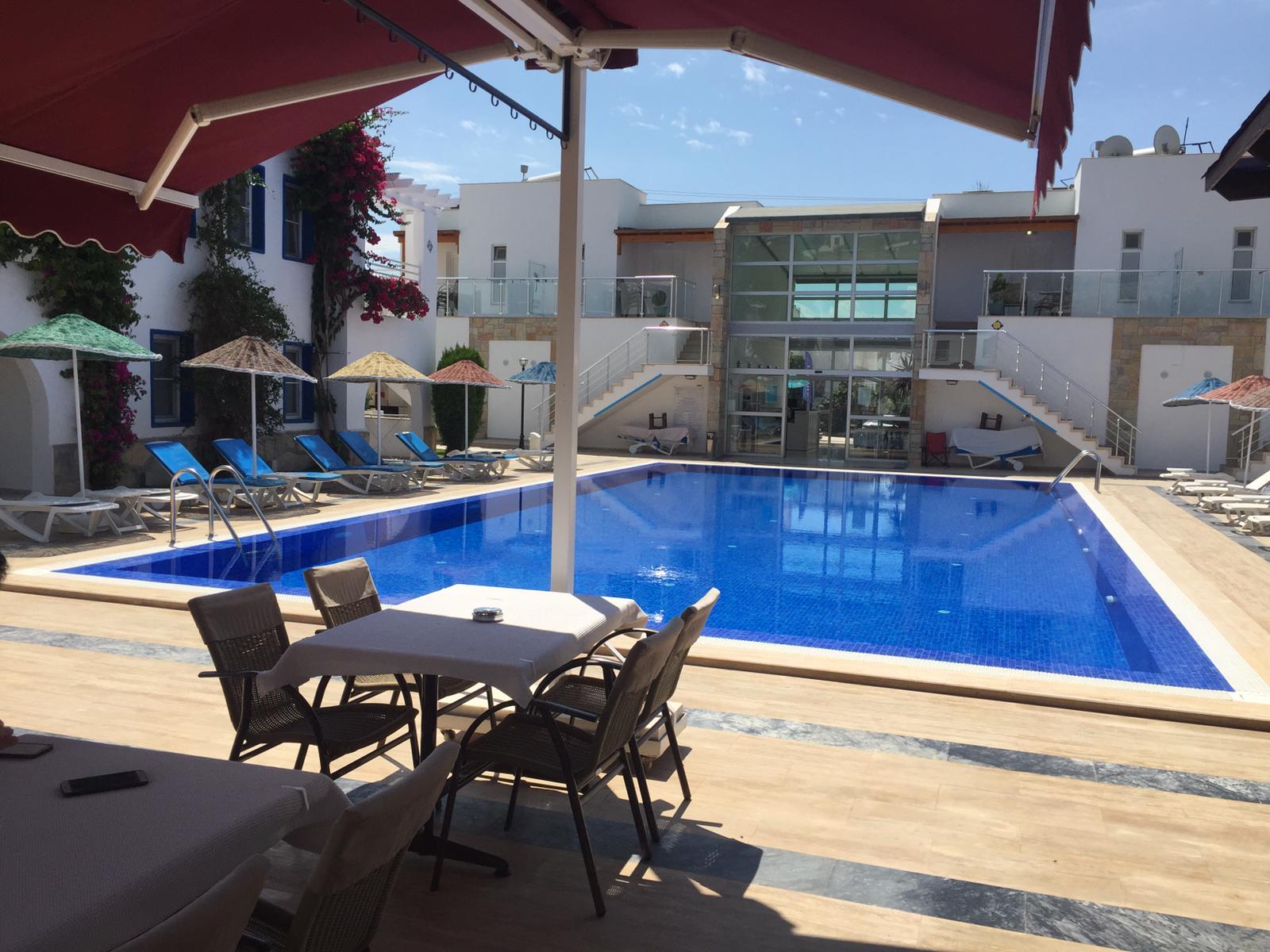 Paradise Apart Hotel 24/25
