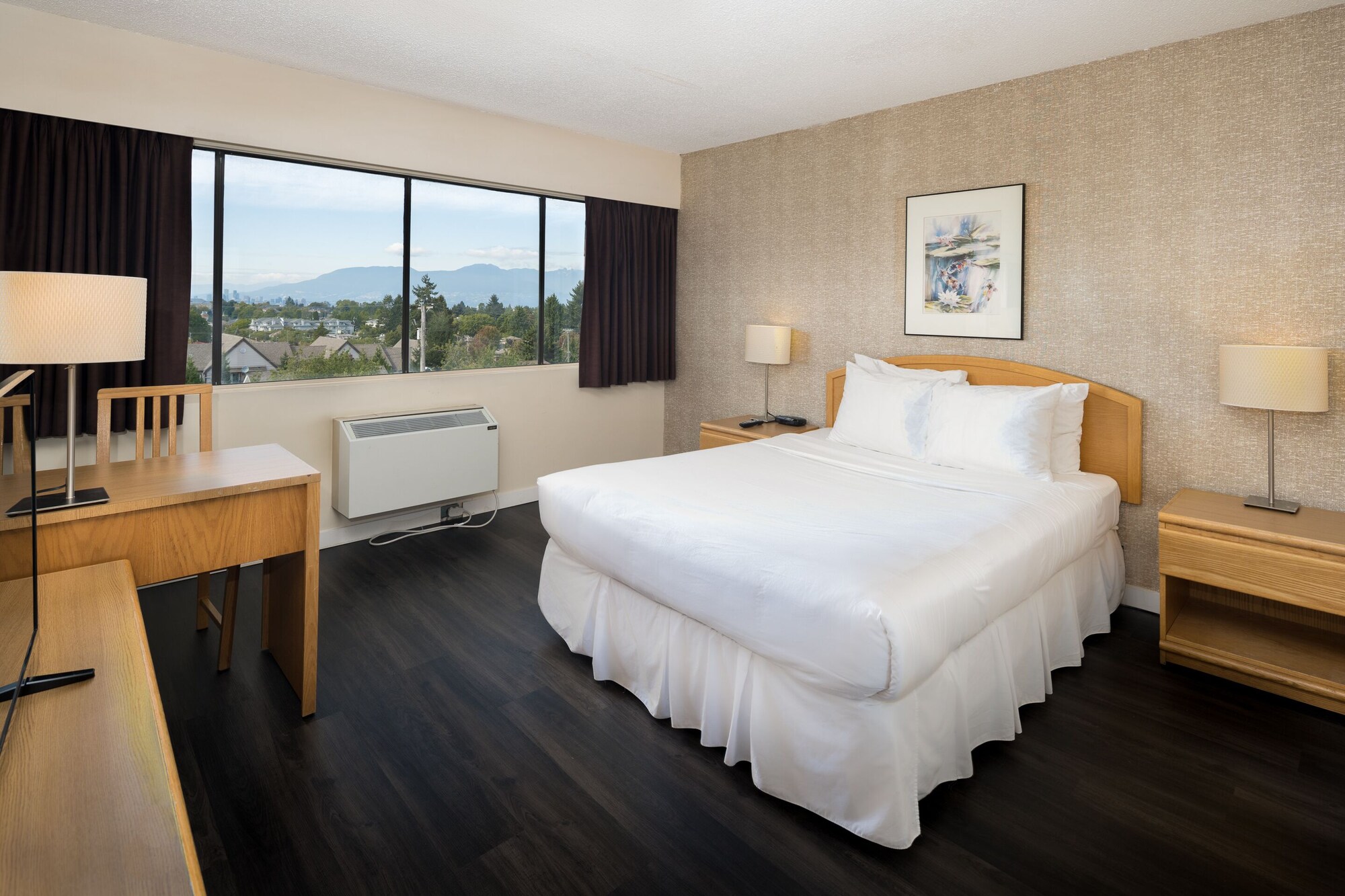 SUPERIOR, QUEEN BED