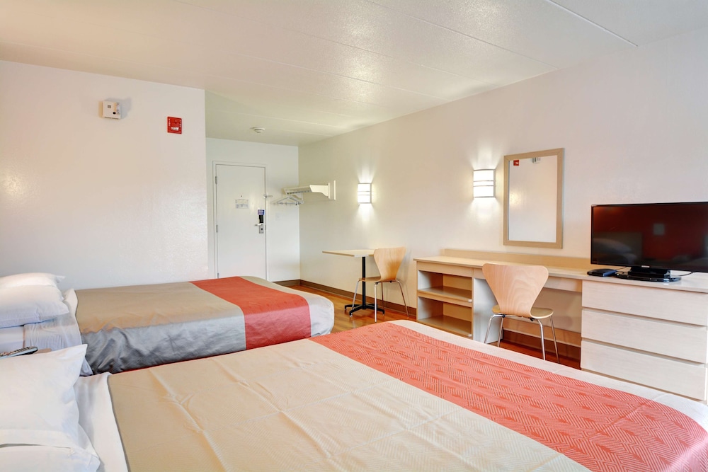 Motel6 Seekonk, MA - Providence East 27/39