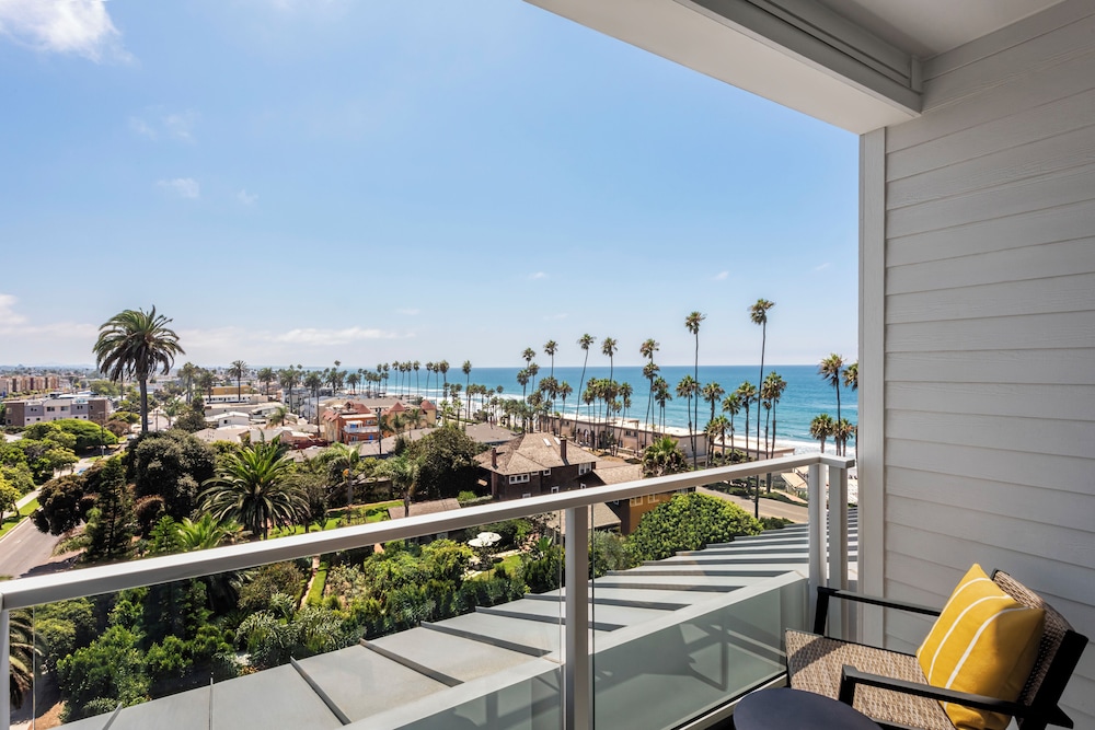 The Seabird Ocean Resort and Spa, Part of Destination Hotel by Hyatt 19/50