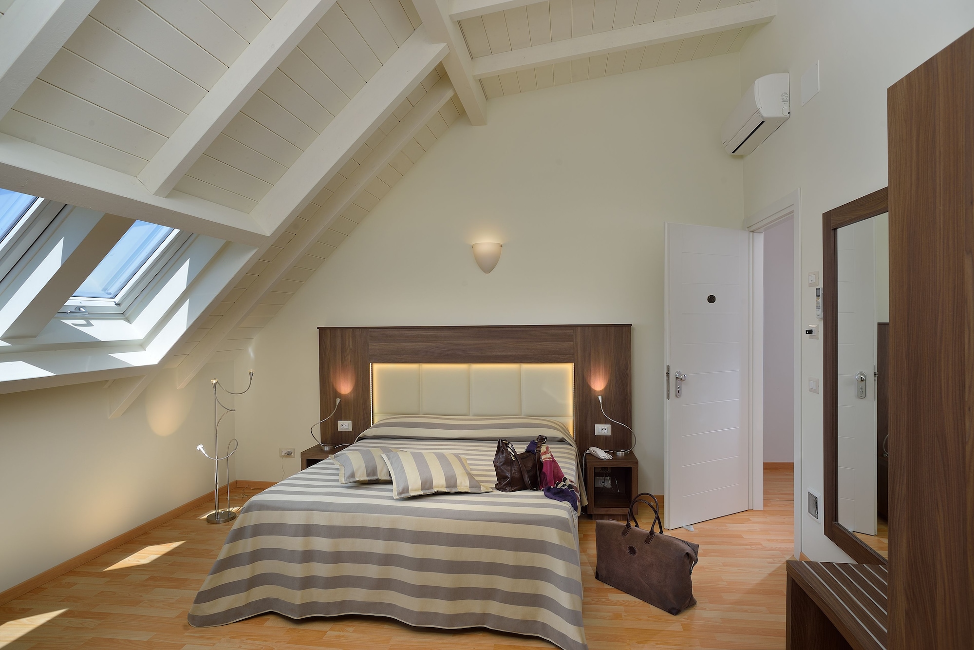COMFORT, SINGLE, DOUBLE BED