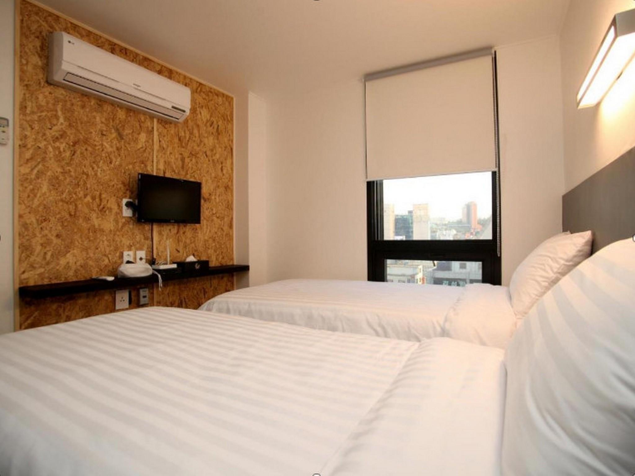Room, Twin Beds