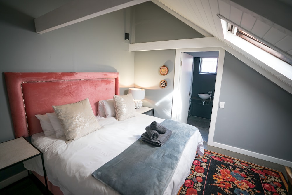 Ruby Rose Country House 7/47