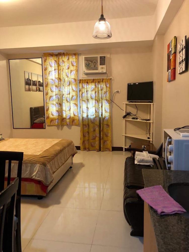 Favila Condotel Unit At 101 Newport Boulevard 14/26