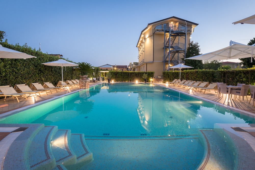 Hotel Villa Tiziana 30/50