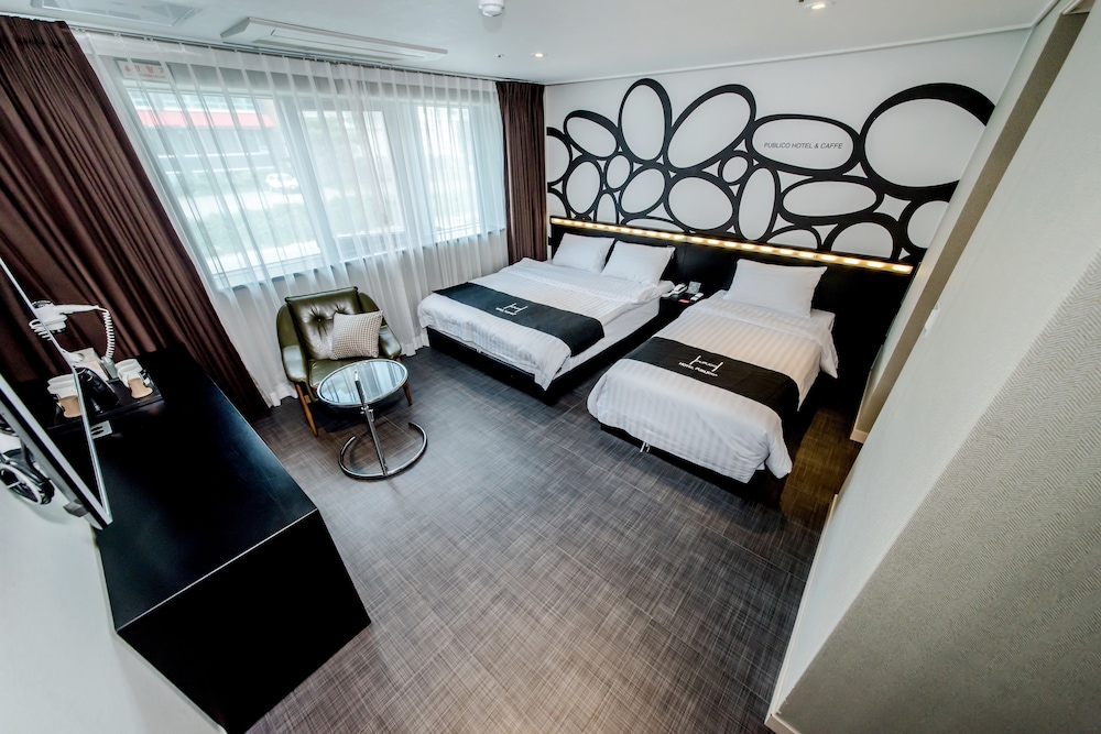 Publico Hotel 22/50