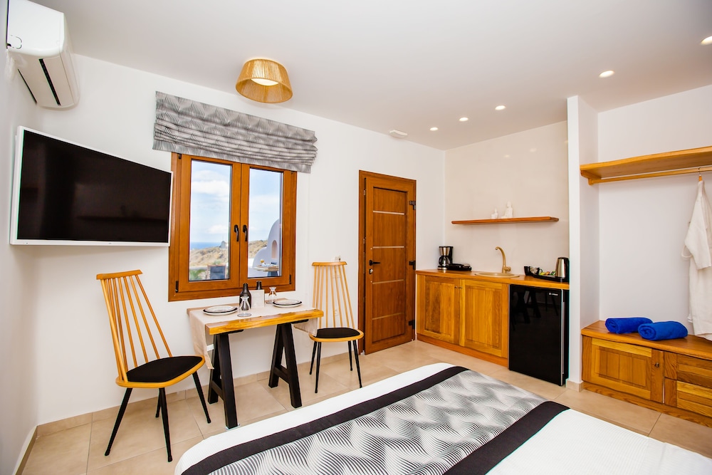 Perla Nera Suites 4/50