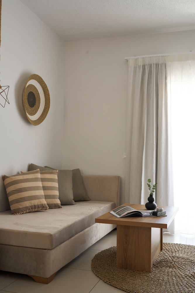 Troulis Apart Hotel 46/74