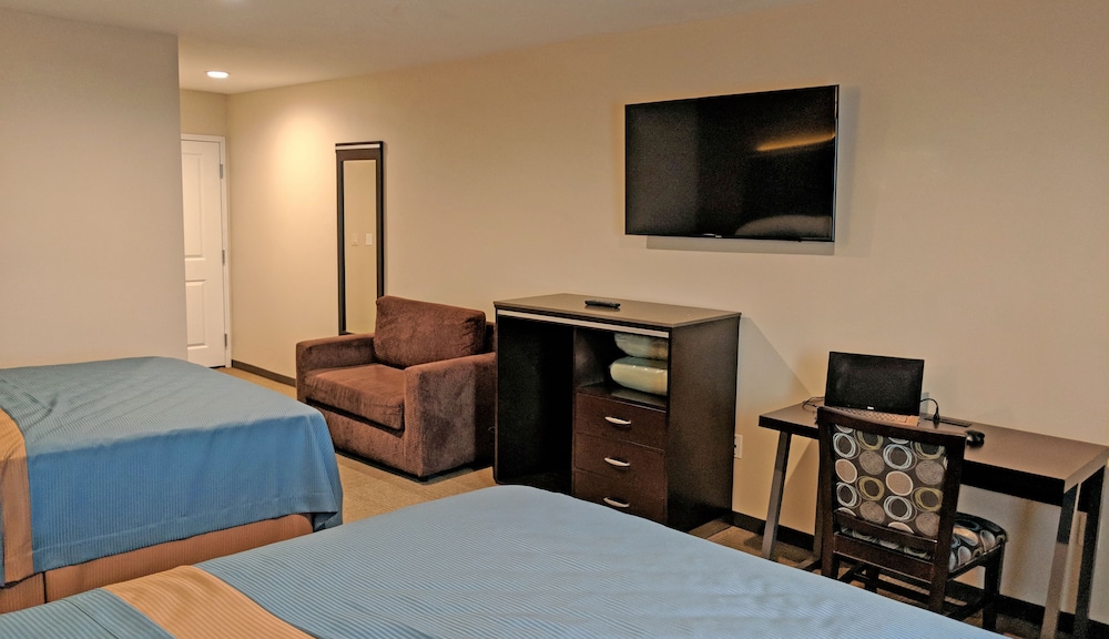EPIC Hotel Pico Rivera 5/41