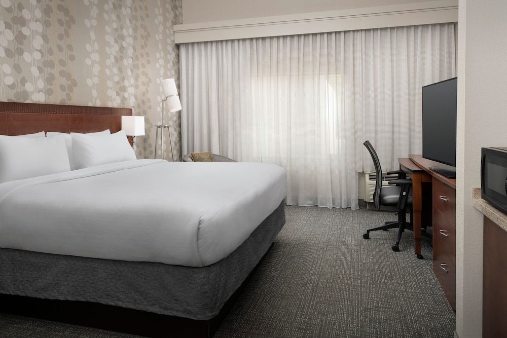 Courtyard By Marriott Chico 13/66