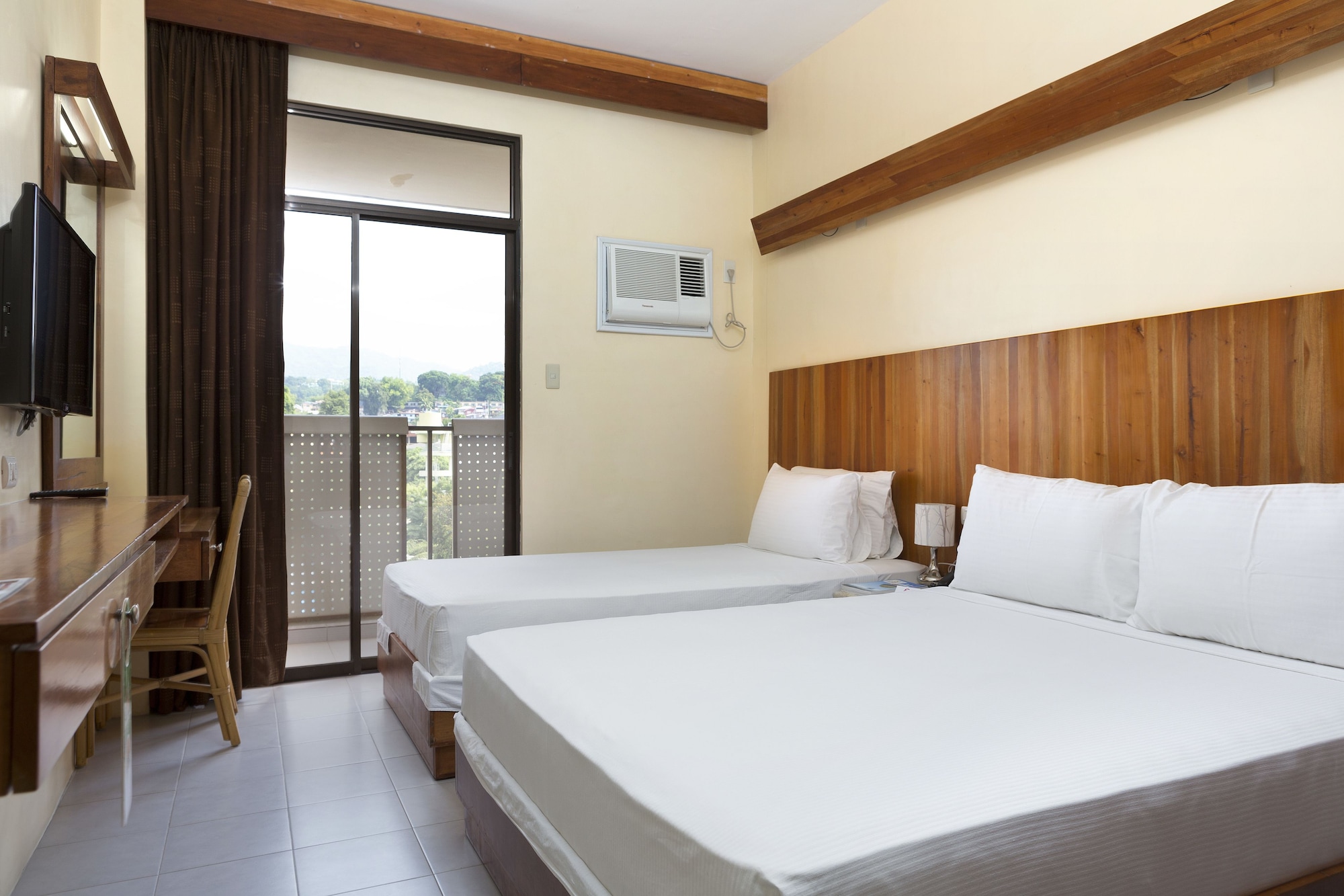 STANDARD, TWIN BEDS, BALCONY