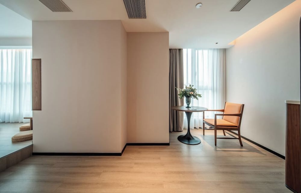 UrCove by Hyatt Chengdu Wenshufang Chunxi Road 37/50