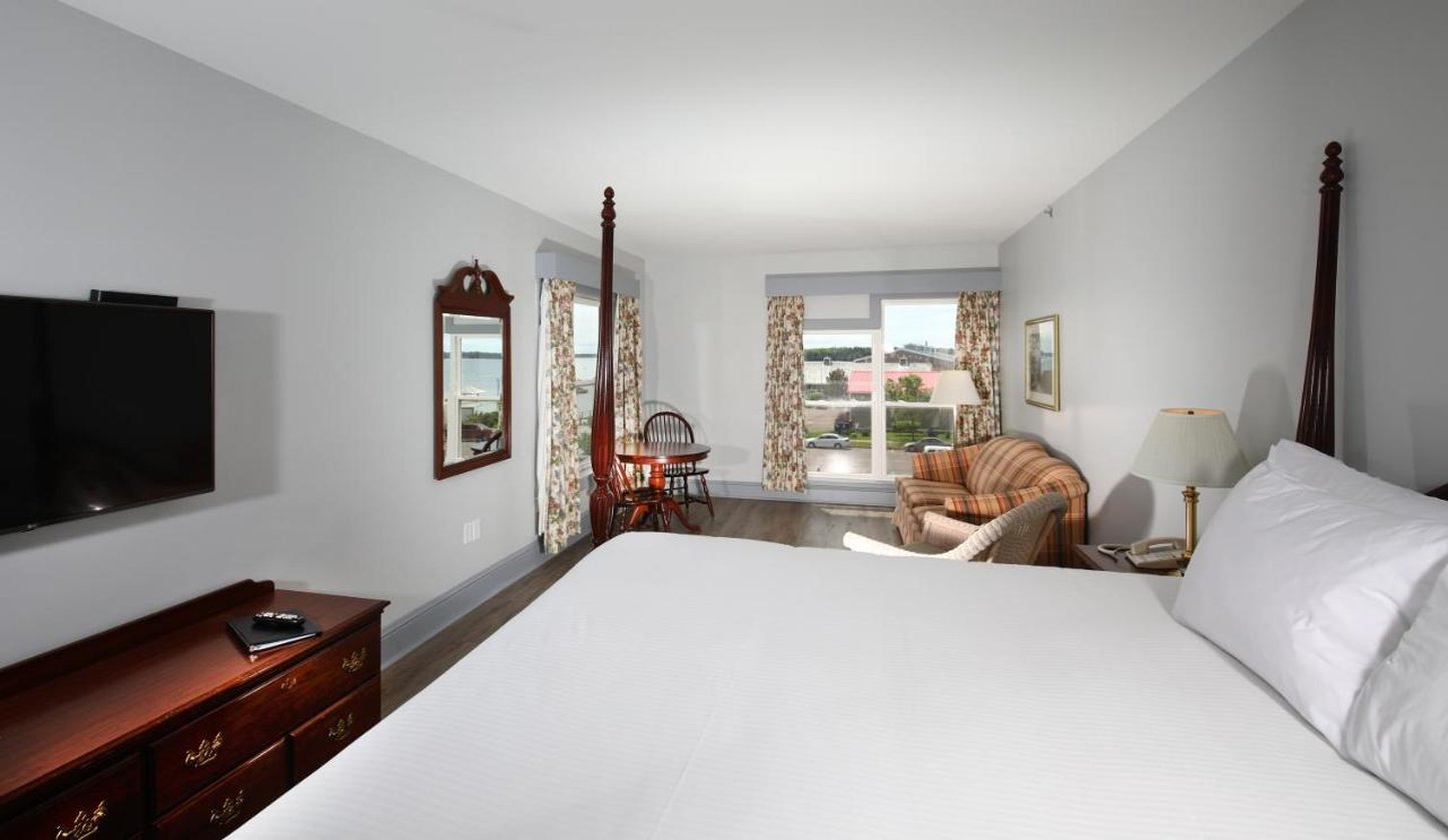 Loyalist Country Inn A Lakeview Resort 5/45