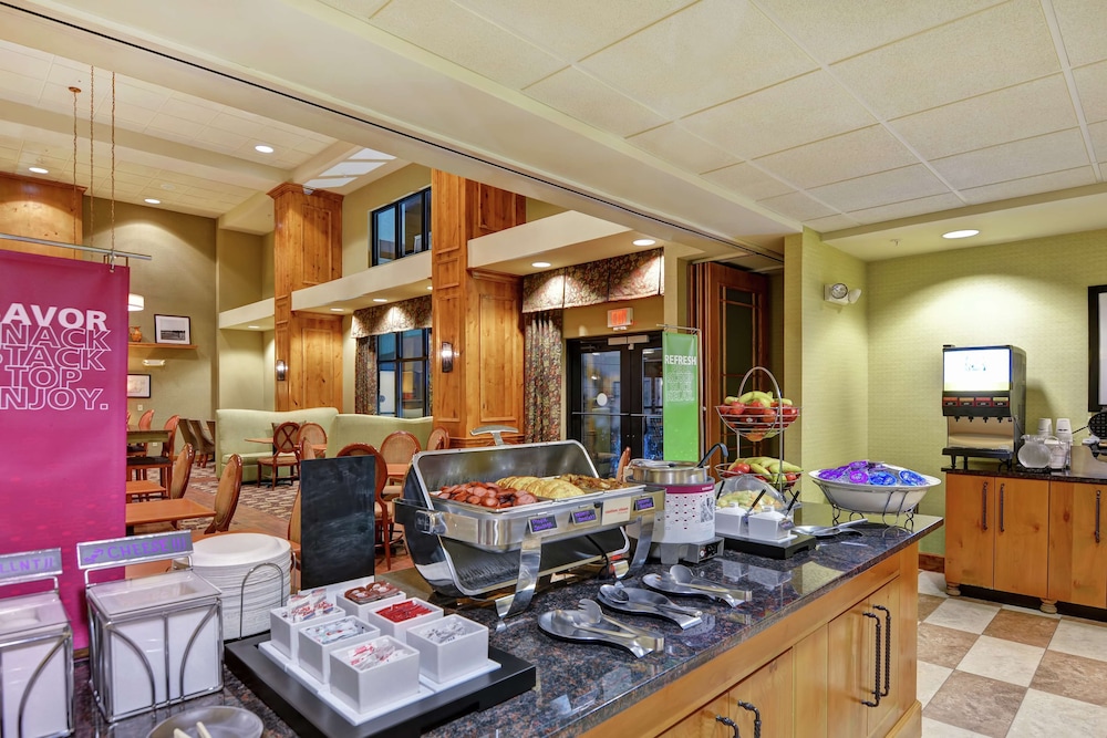 Hampton Inn and Suites New Hartford 56/64
