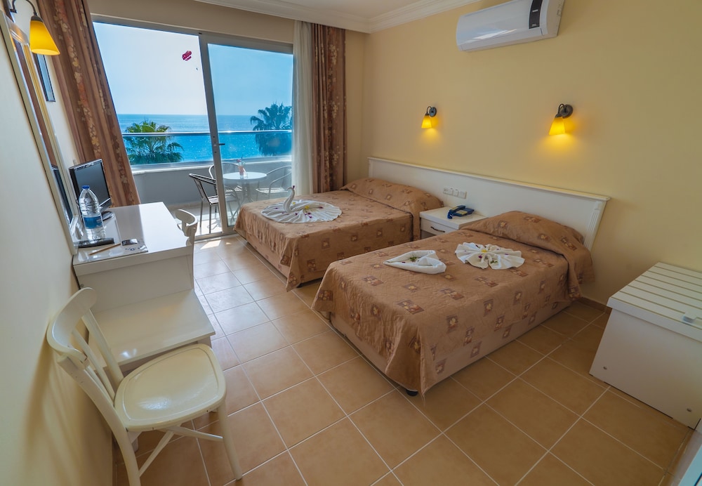 Azak Beach Hotel 18/50