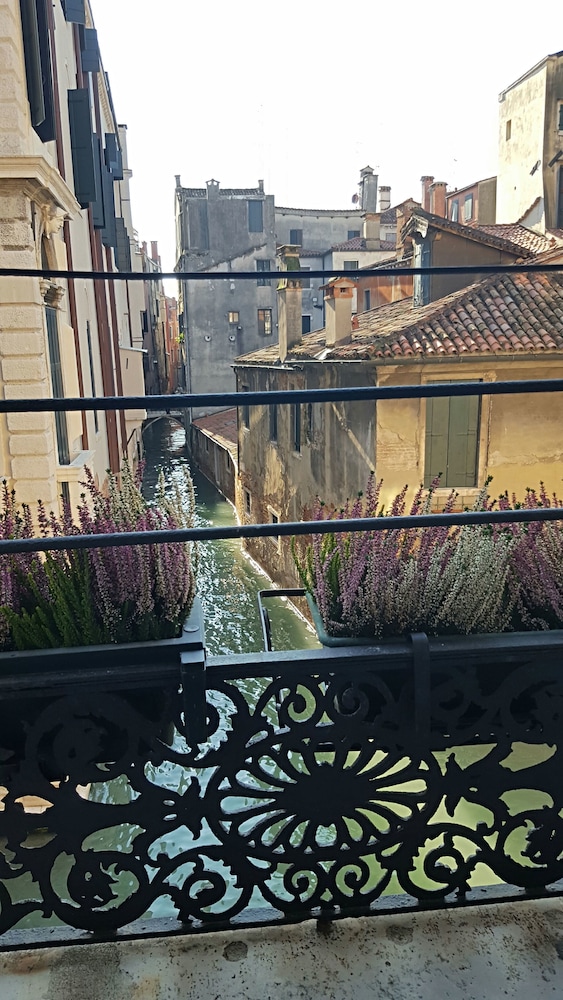 Casa Pisani Canal 59/66