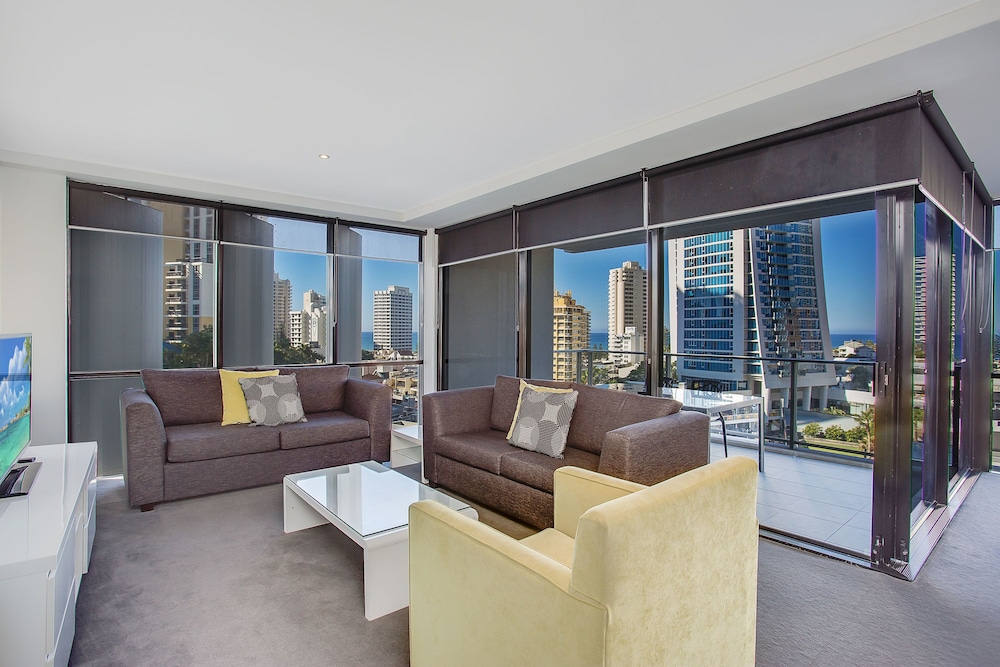 Mantra Circle on Cavill Surfers Paradise 31/50