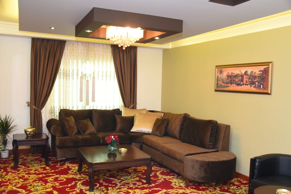 Sparr Hotel 37/66